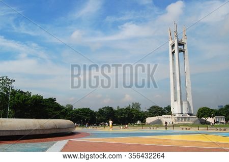 Quezon City, Ph-oct 4: Quezon Memorial Circle Shrine On October 4, 2015 In Quezon City, Philippines.