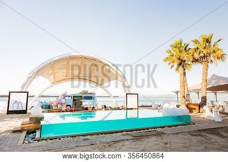 Infinity Pool At The Shimmy Beach Club At The V&a Waterfront Harbor