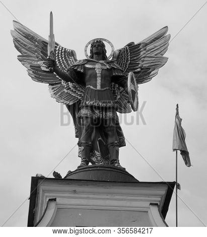 Kiev Ukraine 09 03 17:  Gold Plated Bronze Statue Of Archangel Michael Saint Patron Of Kiev In Indep