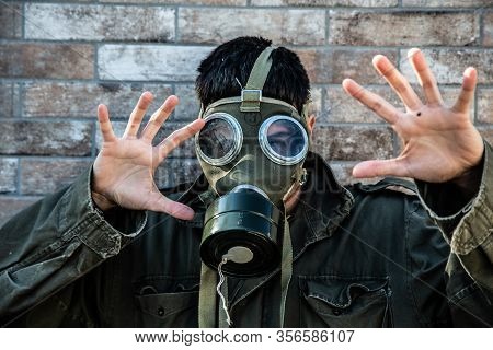 Gas Mask Fear Chimical Batteric Scared Corona