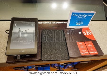 Seattle, Wa/usa-9/15/19: An Amazon Kindle Paperwhite Device On Sale At An Amazon Book Store.