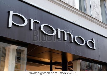 Bordeaux , Aquitaine / France - 12 04 2019 : Promod Logo Signage French Shop Chain Woman Fashion Sto