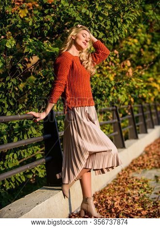 Autumn Day. Autumn Woman Outdoor. Sunny Day With Fallen Leaves. Fall Fashion Season. Female Beauty. 