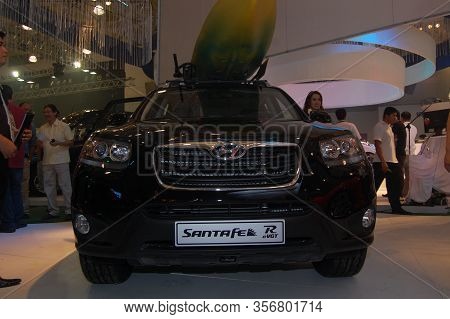 Pasay, Ph - Aug. 19: Hyundai Santa Fe Suv At 3rd Philippine International Motor Show On August 19, 2