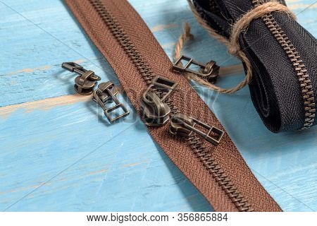 Black And Brown Metal Brass Zippers Stripes With Sliders For Handmade Leatherwork Leathercraft On Th