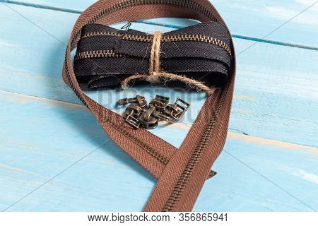 Black And Brown Metal Brass Zippers Stripes With Sliders For Handmade Leatherwork Leathercraft On Th