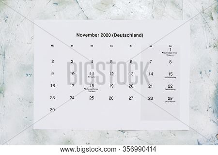 Monatskalender November 2020. Translation: Monthly November 2020 Calendar. Paper November Month Cale