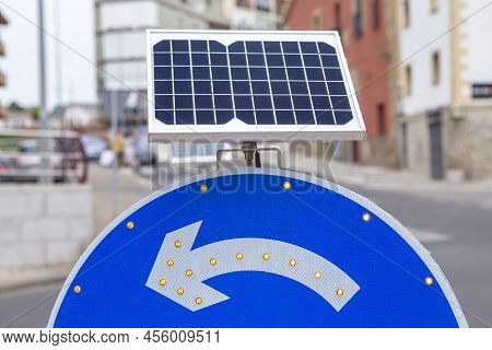 Roundabout Sign Powered By Solar Panel. Environmentally Friendly Traffic Signs