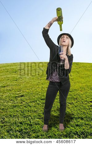 Frau mit Wein