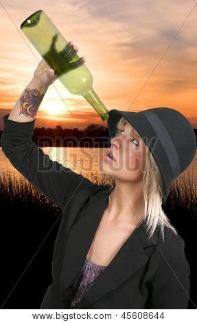 Frau mit Wein