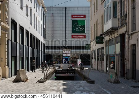 Brussels City Center, Brussels Capital Region - Belgium - 05 29 2020 Parkway And Facade Of The Galer