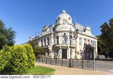 Ruse, Bulgaria -august 15, 2021: Kniaz Alexander Battenberg Square At The Center Of City Of Ruse, Bu