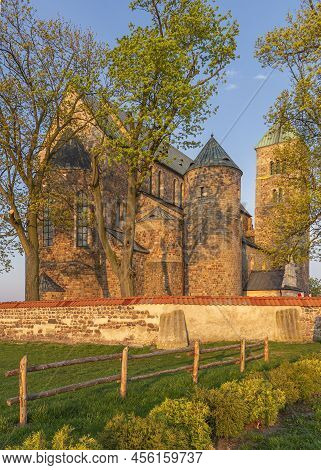 Tum Near Leczyca, Lodz Province, Poland - May 2, 2022: Beautiful Sunny Morning With The Best Known R