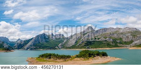 Panoramic View Of Reservoir In Mountains Of Picos De Europa. Cantabrian, Riano, Province Of Leon. Ca
