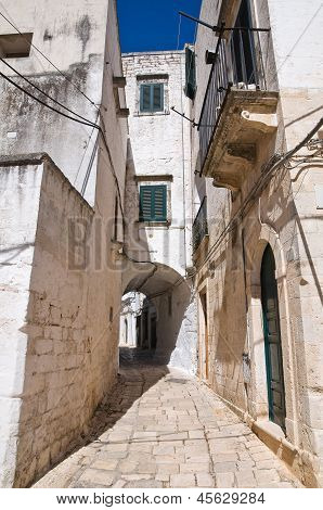 Vicolo. Ceglie Messapica. Puglia. Italia.