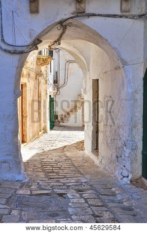Vicolo. Ceglie Messapica. Puglia. Italia.
