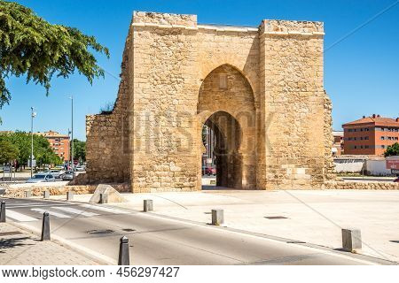 Ciudad Real,spain - May 26,2022 - View At The Gate Of Toledo In The Streets Of Ciudad Real. Ciudad R