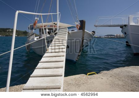 Holz-Treppen auf Fischerboot, Skiathos, Griechenland