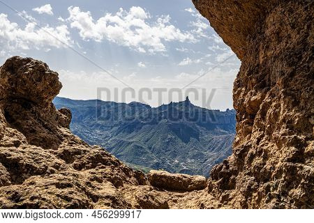 Gran Canaria Hiking Route Cruz De Tejeda To Artenara, View Into Caldera De Tejeda, Gran Canaria, Can
