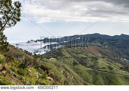 Gran Canaria Hiking Route Cruz De Tejeda To Artenara, View Into Caldera De Tejeda, Gran Canaria, Can