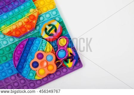 Fashionable Colorful Children's Toys Made Of Plastic, Rubber And Silicone. Spinner, Simple Dimple, P