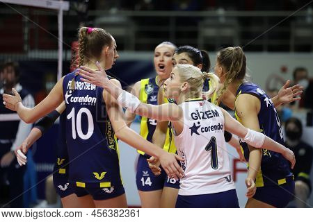 Istanbul, Turkey - January 19, 2022: Fenerbahce Players Celebrating Score Point During Vc Maritza Ce
