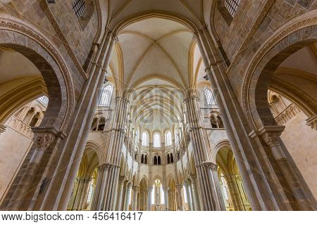 Saint Mary Magadalene Abbey, Vezelay, France, Interiors