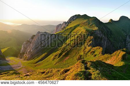 Breathtaking Sunset In The Mountains. View Of The Bockmattli Innerthal And Lake Zurich. Hiking In Sw