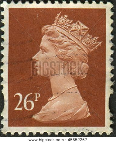 UK-CIRCA 1990: un francobollo stampato nel Regno Unito Mostra immagine di Elizabeth II è il monarca costituzionale di 16