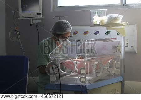 Neonatal Icu In Public Maternity