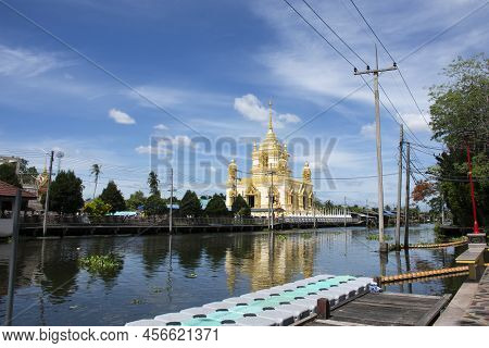 View Landscape Of Khlong Damnoen Saduak Canal And Water Flowing With Cityscape Countryside Rural Vil