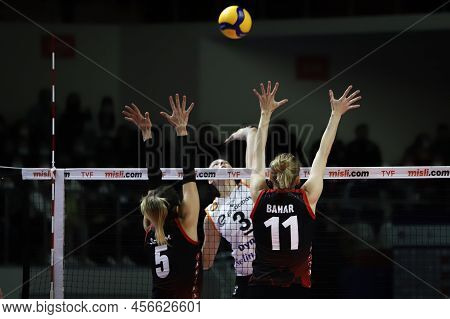 Istanbul, Turkey - January 30, 2022: Seyma Ercan And Bahar Toksoy Guidetti In Action During Turk Hav