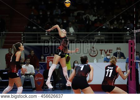 Istanbul, Turkey - January 30, 2022: Hanna Orthmann In Action During Turk Hava Yollari Vs Eczacibasi