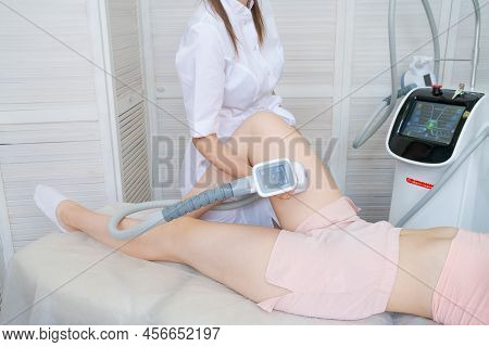 Cropped Shot Of Beautician Using Endosphere Massage Machine On Clients Thighs, Anti-cellulite Treatm