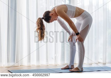 Yoga Nauli Breathing Morning Routine Image Background