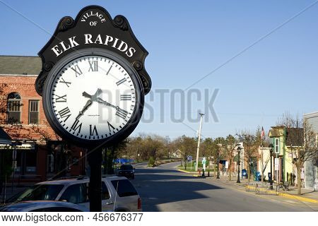 Elk Rapids, Michigan, United States - May 16, 2018: Main Street In The Small American Town Of Elk Ra