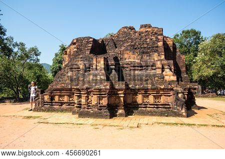 My Son, Vietnam - 15 February, 2020: My Son Is A Cluster Of Abandoned And Partially Ruined Hindu Tem