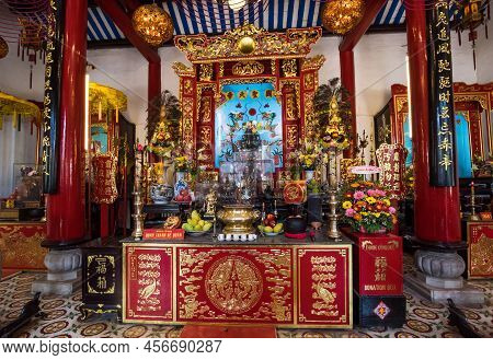 Hoi An, Vietnam - 15 February, 2020: Interior Of The Cantonese Assembly Hall In Hoi An, Vietnam