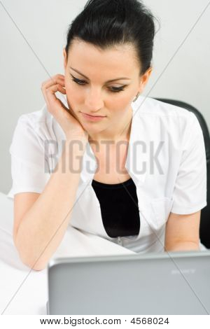 Pracy na laptopie