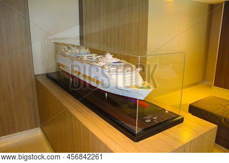 Model Cruise Liner Image & Photo (Free Trial) | Bigstock