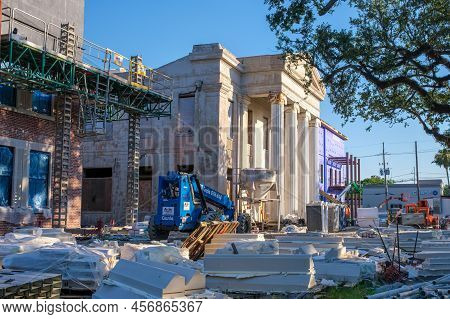 New Orleans, La - June 18: New Construction And Renovation Site For A Senior Living Center On South 