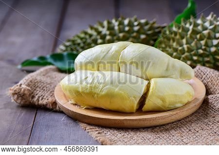 Long Laplae Durian On  Wood Plate,it Is The Most Expensive And Most Delicious Of All Durians. Rare D