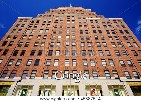 ニューヨーク、ニューヨーク州ニューヨーク市 - 4 月 16 日: Google オフィス 2013 年 4 月 16 日。大規模なの 300 万平方フィート