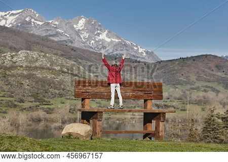 Picturesque Huge Bench And Mountain Landscape In Riano. Spain