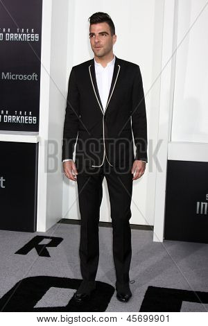 LOS ANGELES - 14. května: Zachary Quinto dorazí v Los Angeles premiéra 