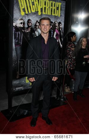 LOS ANGELES - SEP 24:  Freddie Stroma arrives at the 