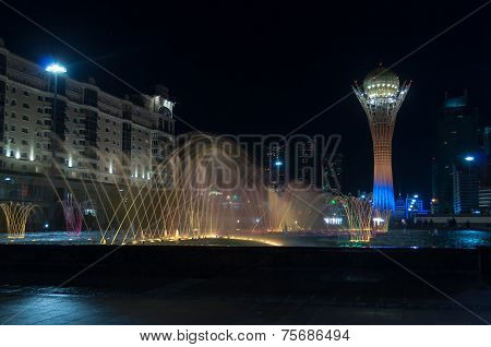 Bayterek Tower And  Fountain Show At Night