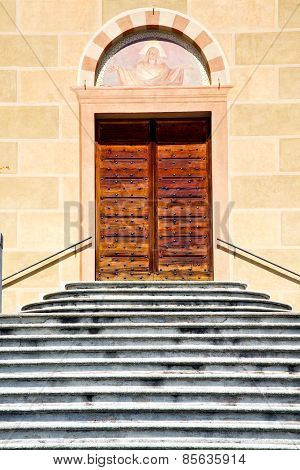 Day Italy Church Tradate  Varese    Entrance And Mosaic