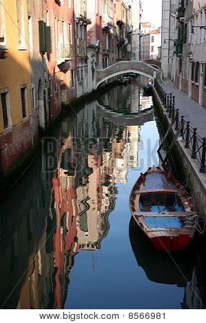 Riflessione di Canal a Venezia.