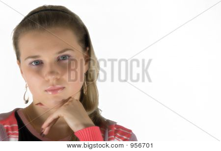 Retrato da menina sobre um fundo branco